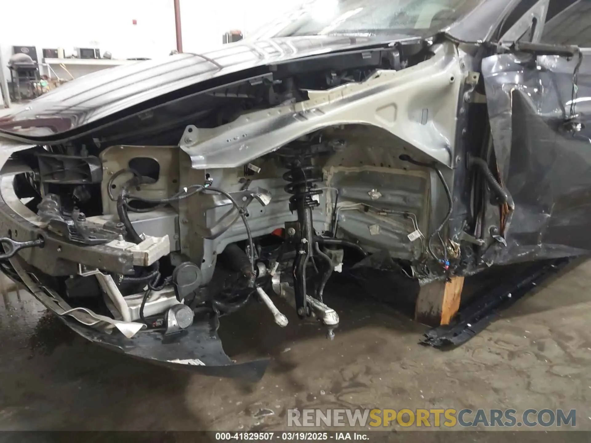 6 Photograph of a damaged car 7SAYGDEE8RF072835 TESLA MODEL Y 2024