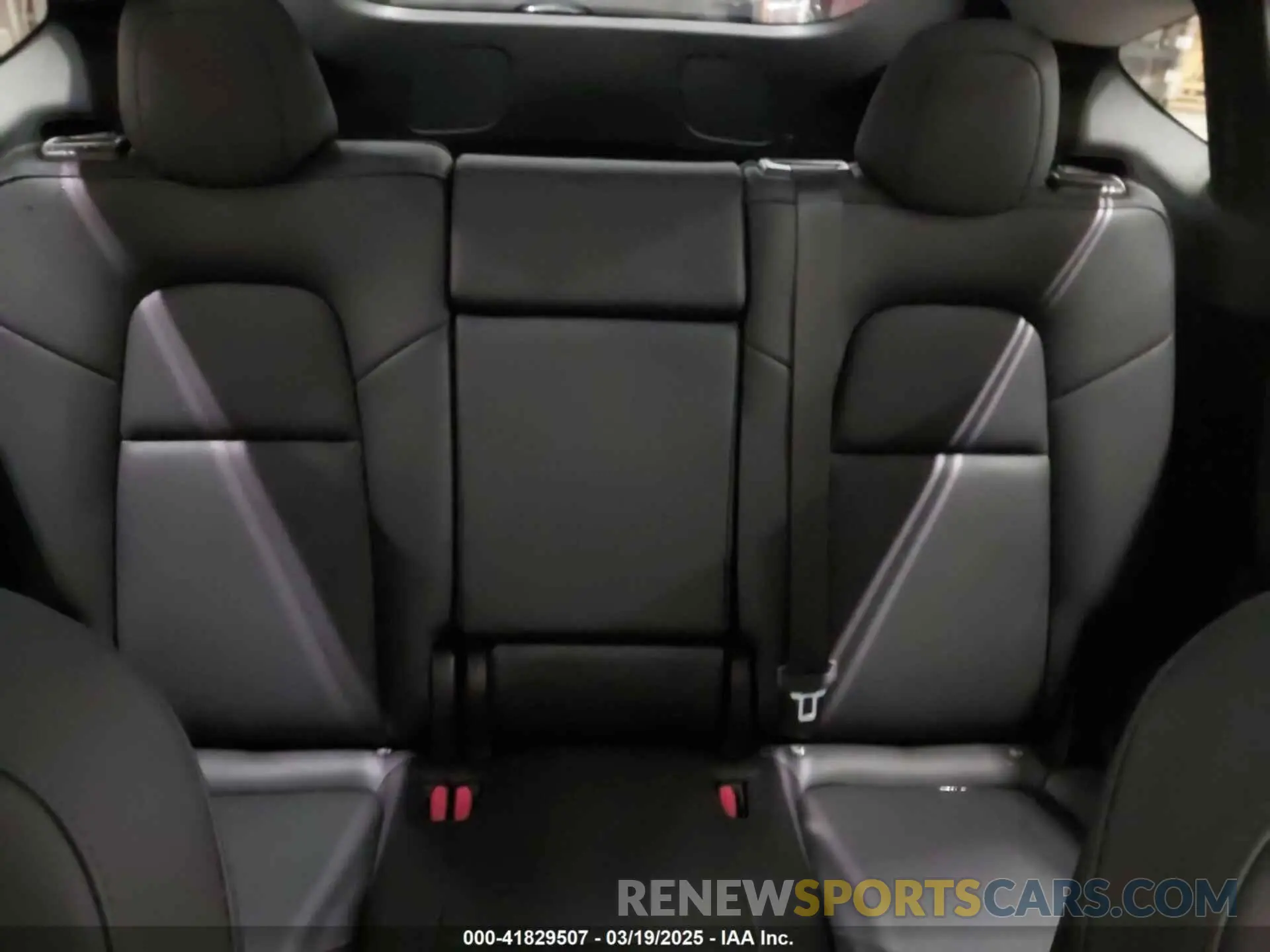 7 Photograph of a damaged car 7SAYGDEE8RF072835 TESLA MODEL Y 2024