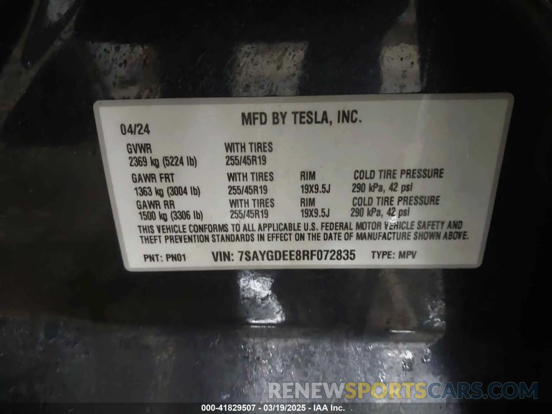 8 Photograph of a damaged car 7SAYGDEE8RF072835 TESLA MODEL Y 2024