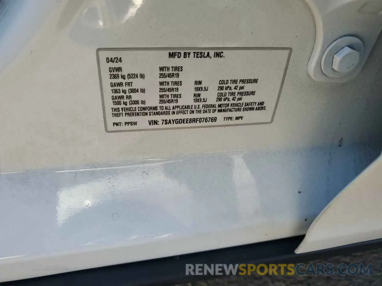 13 Photograph of a damaged car 7SAYGDEE8RF076769 TESLA MODEL Y 2024