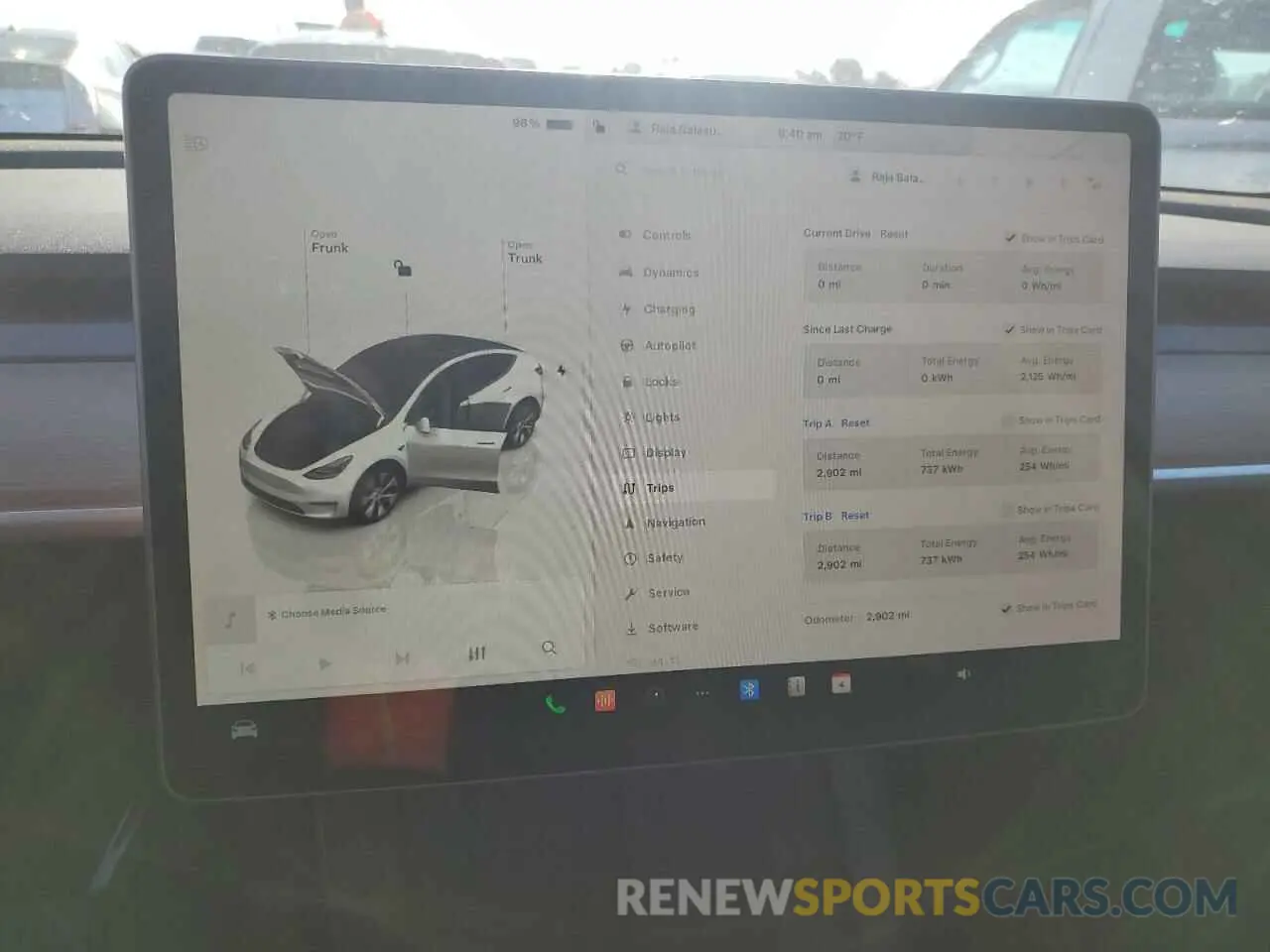 9 Photograph of a damaged car 7SAYGDEE8RF076769 TESLA MODEL Y 2024