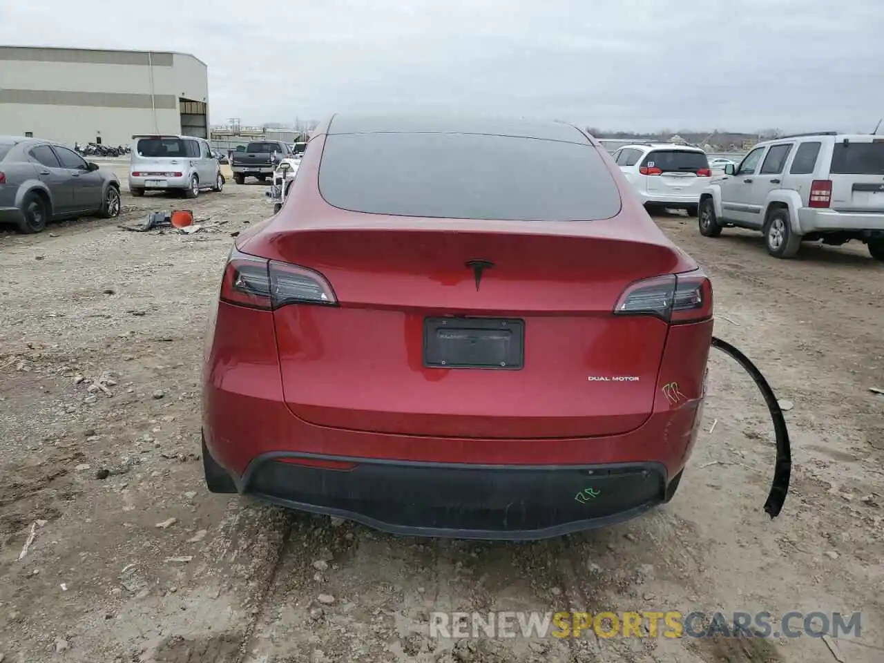 6 Photograph of a damaged car 7SAYGDEE8RF082636 TESLA MODEL Y 2024