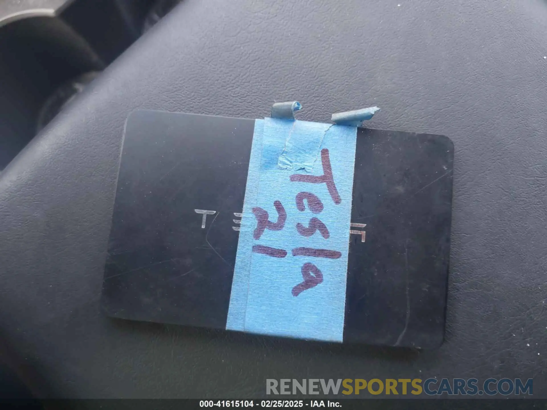 11 Photograph of a damaged car 7SAYGDEE8RF084936 TESLA MODEL Y 2024