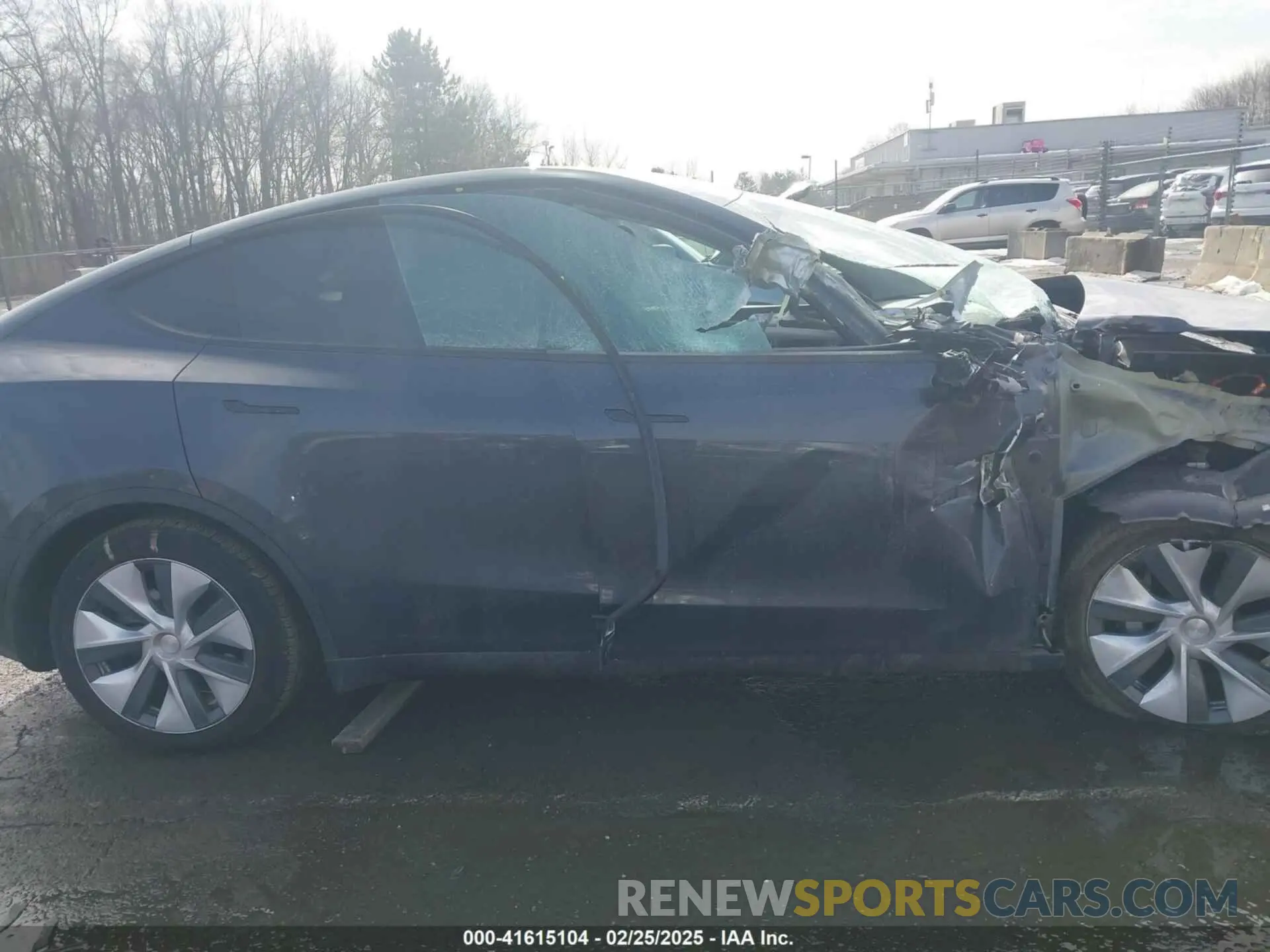 13 Photograph of a damaged car 7SAYGDEE8RF084936 TESLA MODEL Y 2024