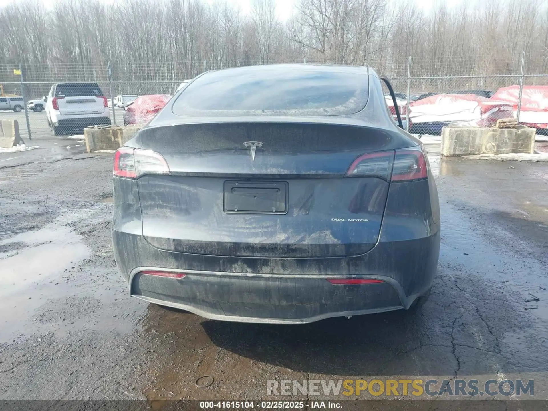 16 Photograph of a damaged car 7SAYGDEE8RF084936 TESLA MODEL Y 2024