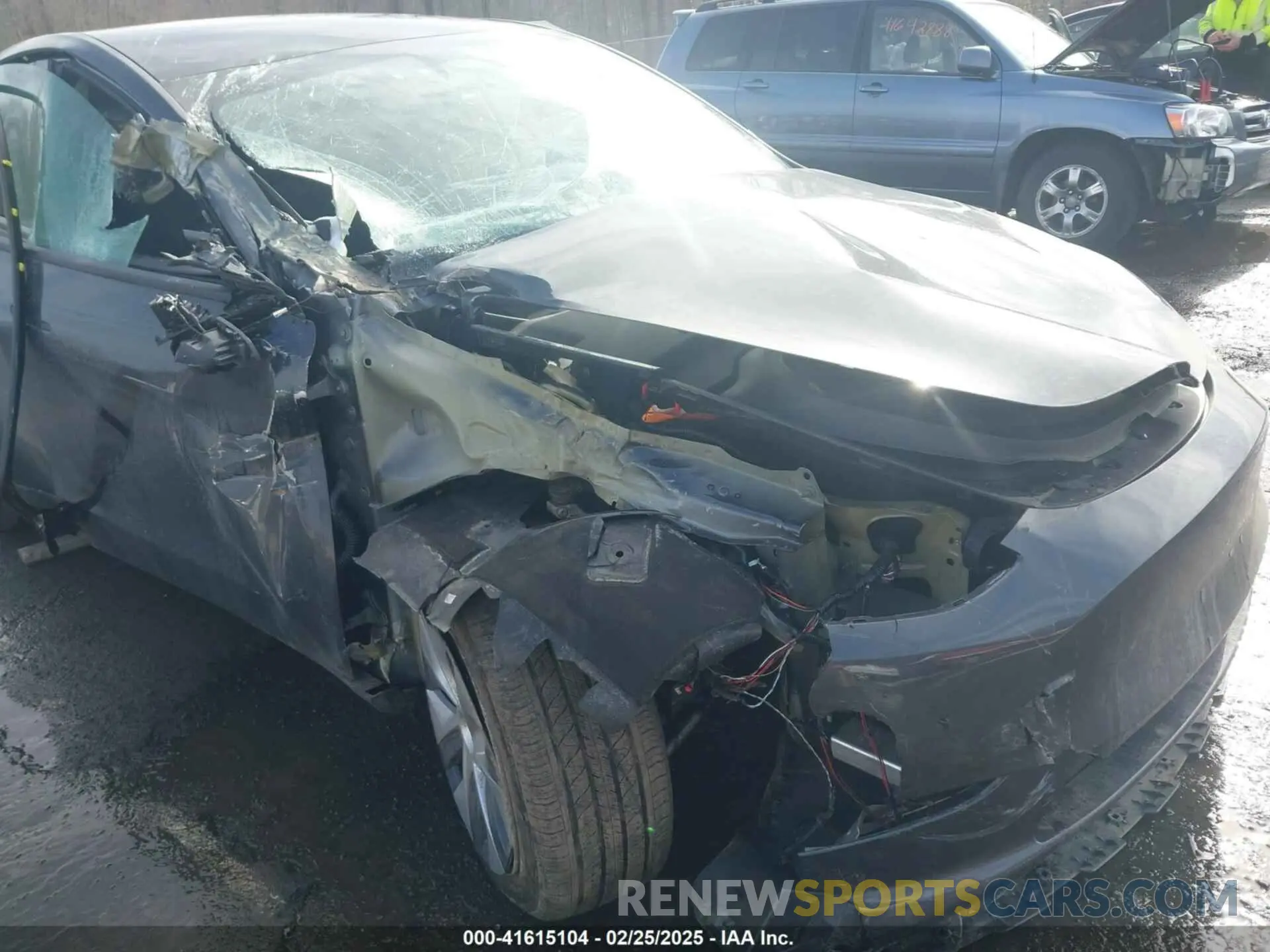 6 Photograph of a damaged car 7SAYGDEE8RF084936 TESLA MODEL Y 2024