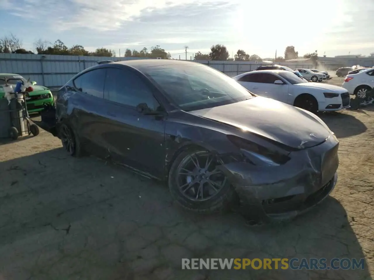 4 Photograph of a damaged car 7SAYGDEE8RF119829 TESLA MODEL Y 2024
