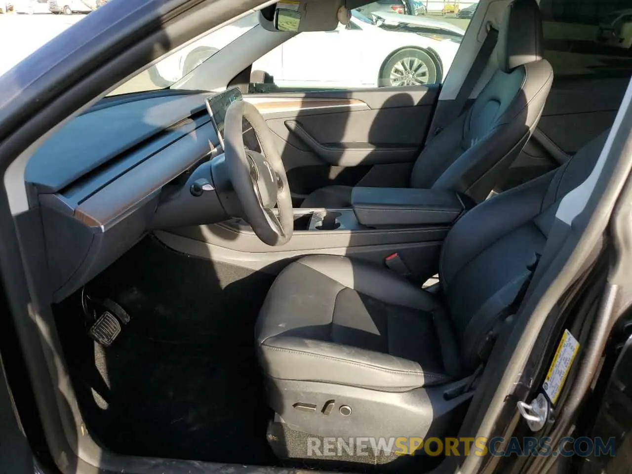 7 Photograph of a damaged car 7SAYGDEE8RF119829 TESLA MODEL Y 2024