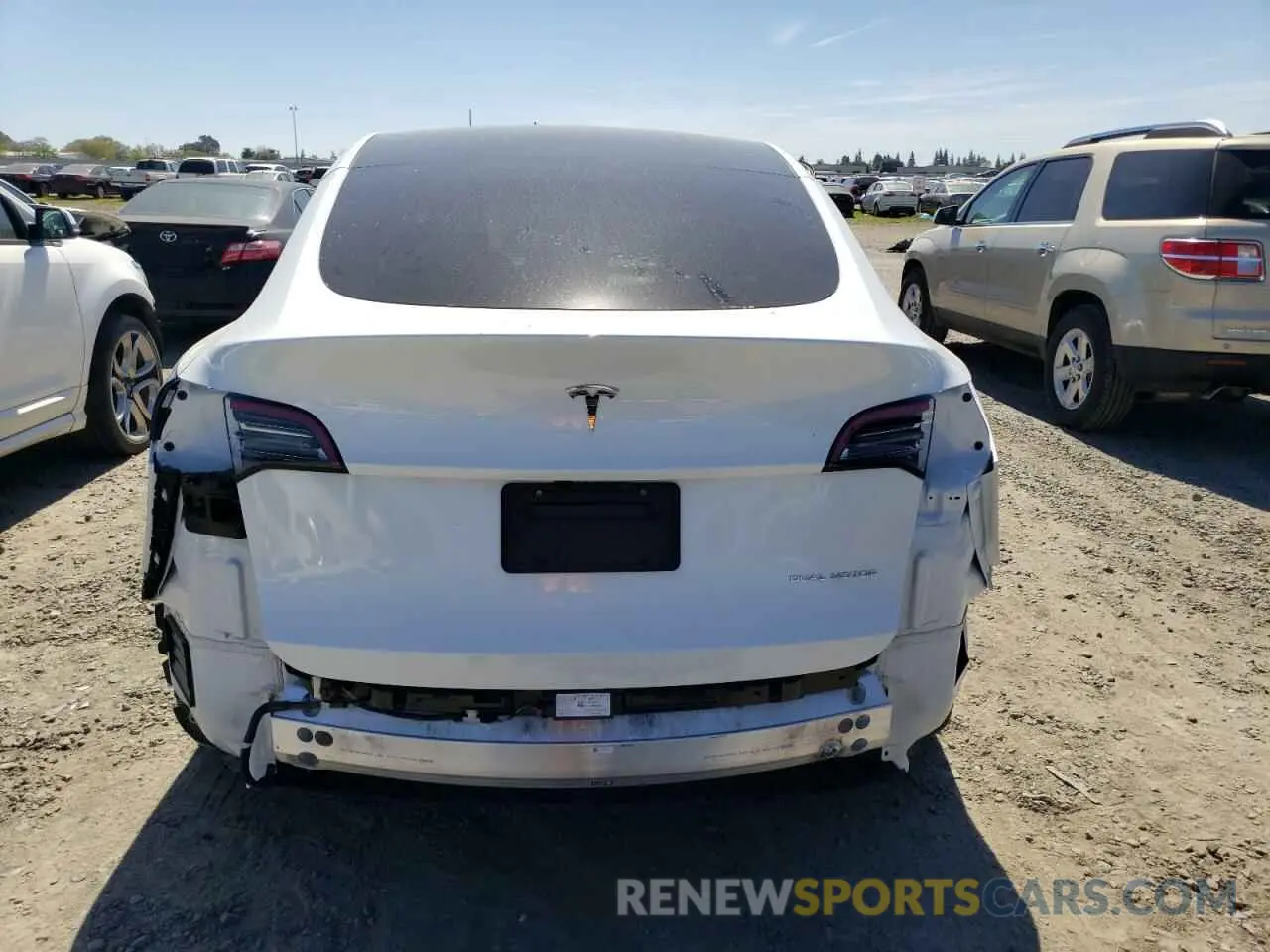 6 Photograph of a damaged car 7SAYGDEE8RF123153 TESLA MODEL Y 2024