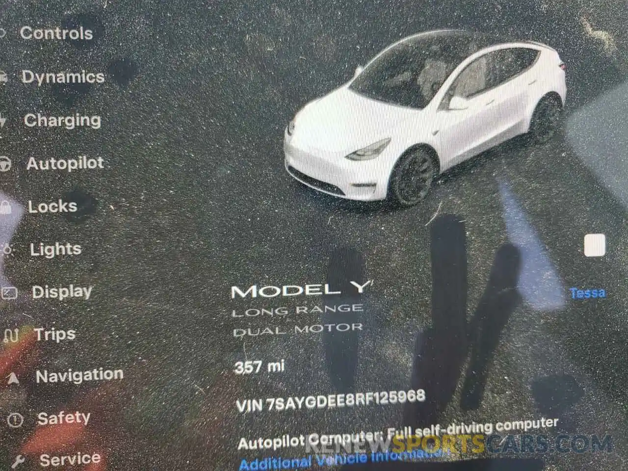 9 Photograph of a damaged car 7SAYGDEE8RF125968 TESLA MODEL Y 2024