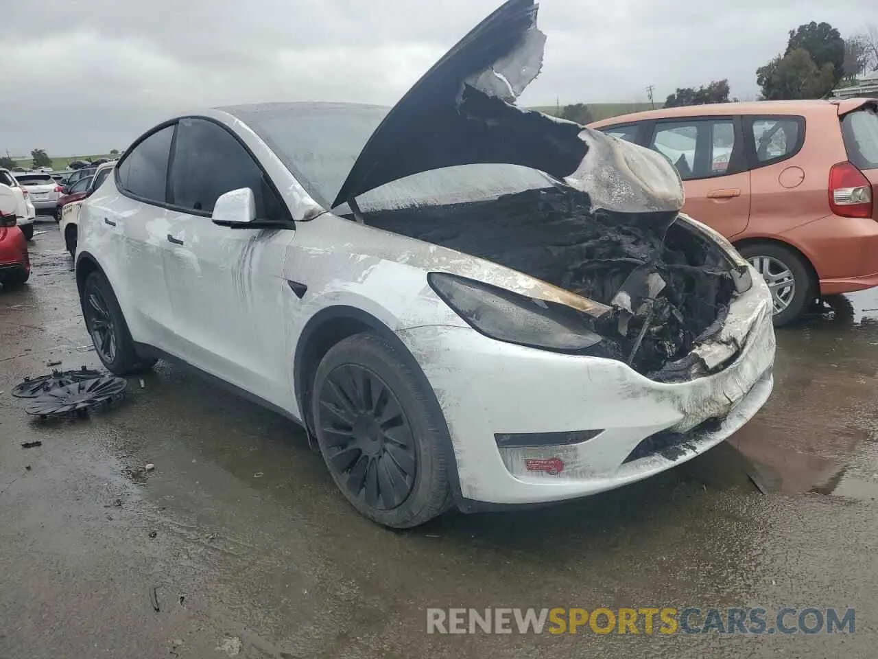 4 Photograph of a damaged car 7SAYGDEE8RF184292 TESLA MODEL Y 2024