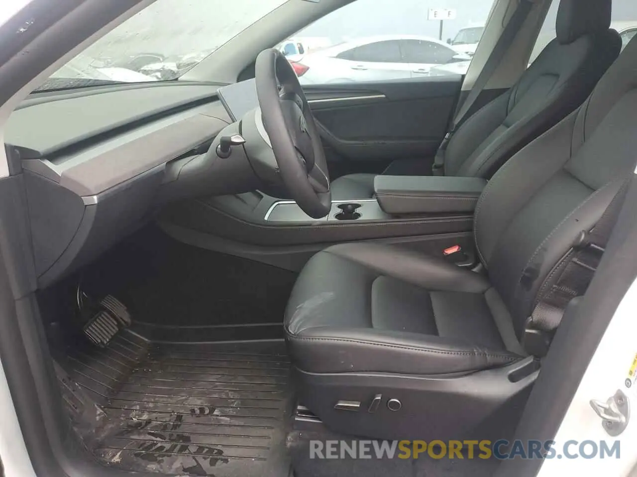 7 Photograph of a damaged car 7SAYGDEE8RF184292 TESLA MODEL Y 2024