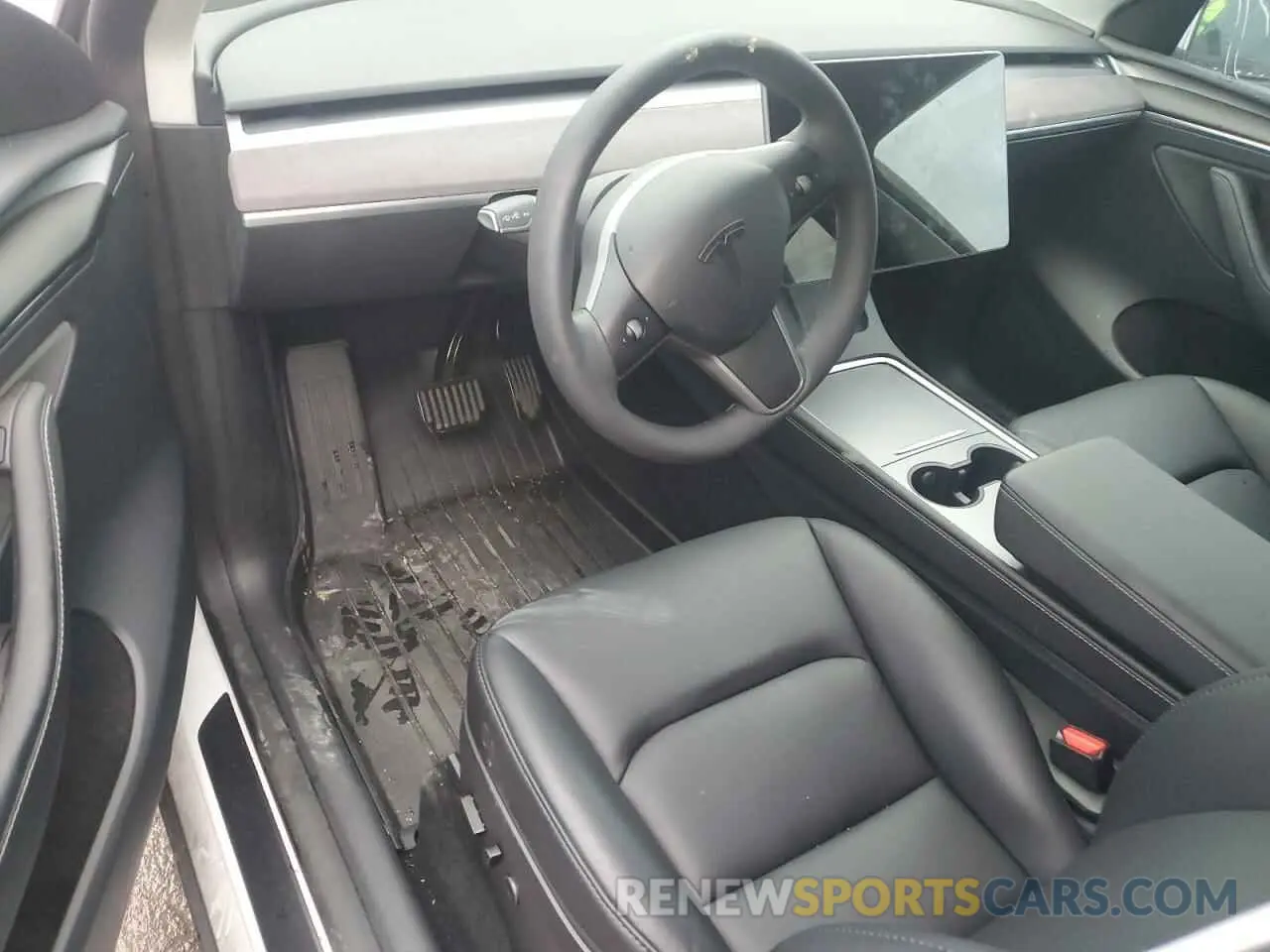 8 Photograph of a damaged car 7SAYGDEE8RF184292 TESLA MODEL Y 2024
