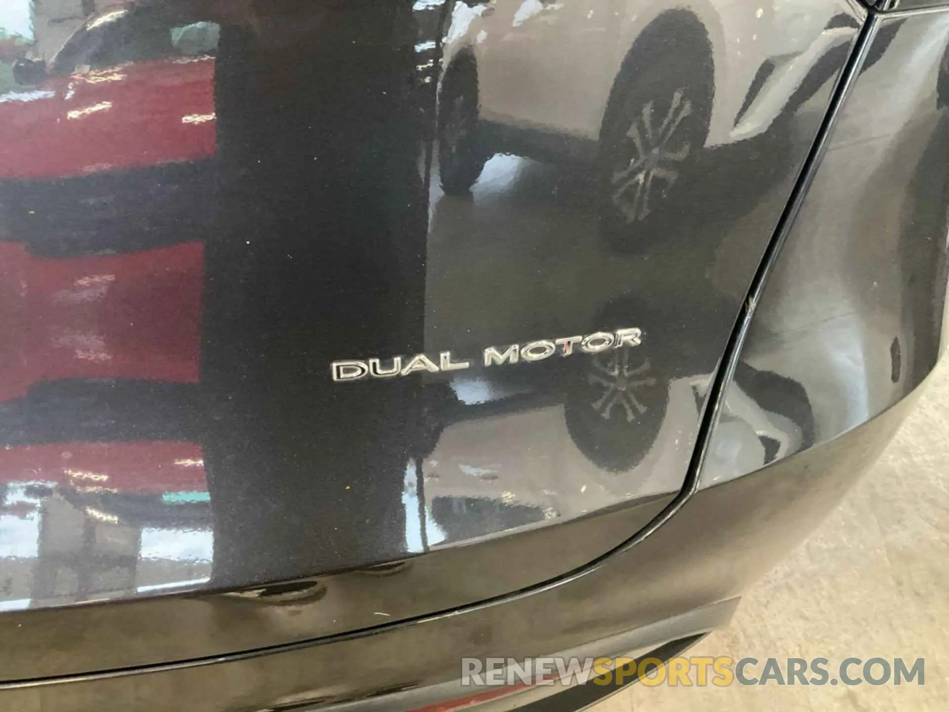 2 Photograph of a damaged car 7SAYGDEE8RF986468 TESLA MODEL Y 2024