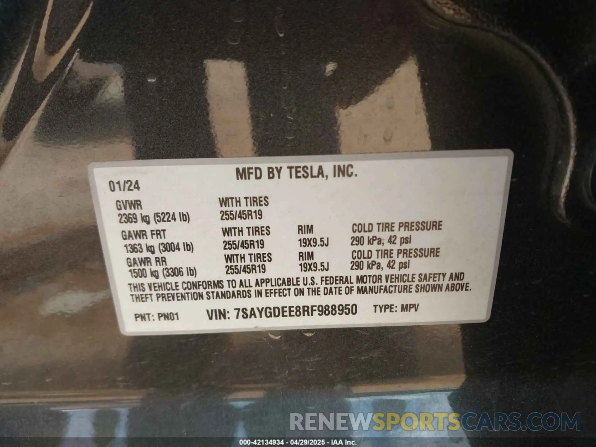 9 Photograph of a damaged car 7SAYGDEE8RF988950 TESLA MODEL Y 2024