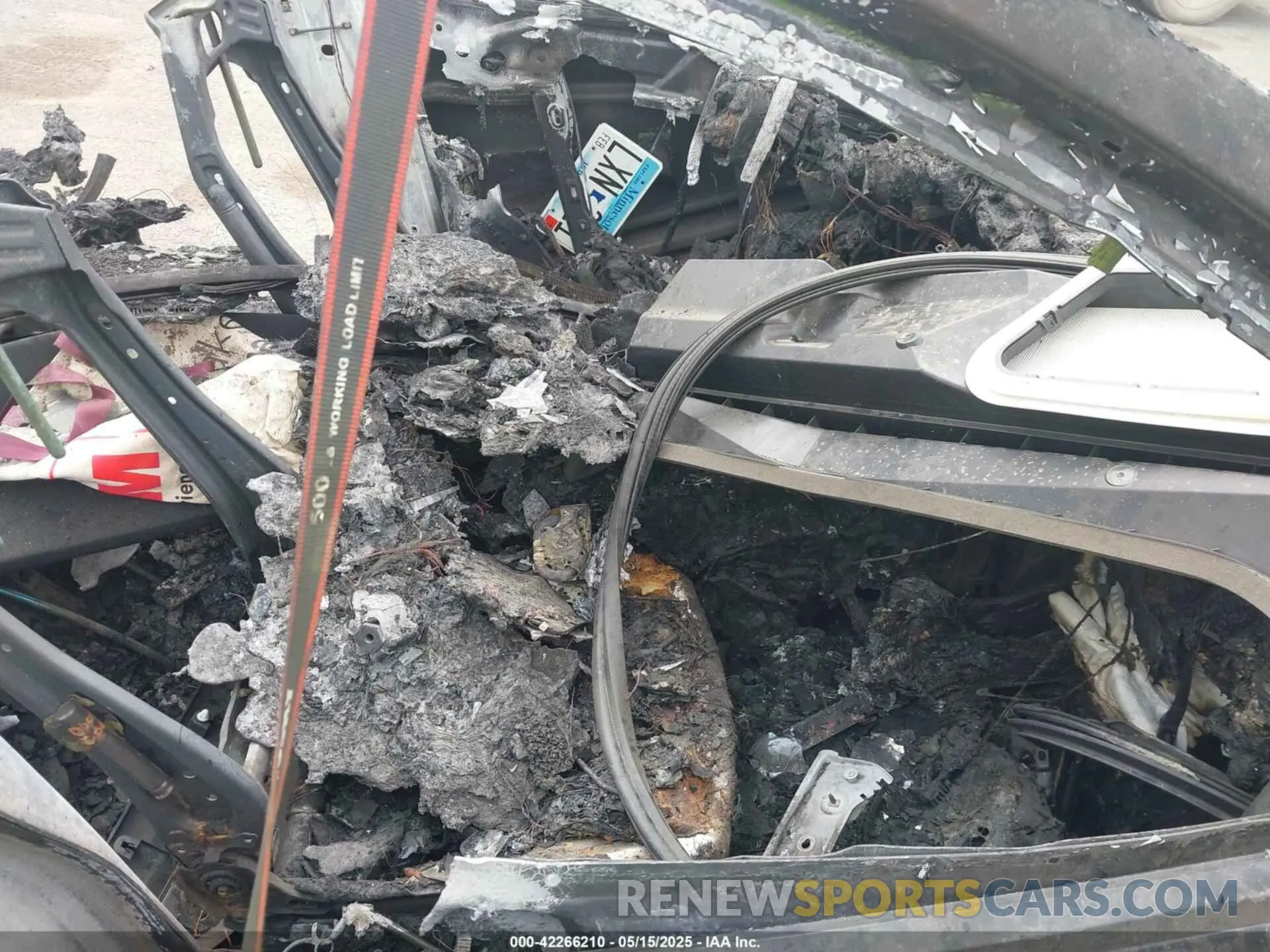 5 Photograph of a damaged car 7SAYGDEE8RF991377 TESLA MODEL Y 2024