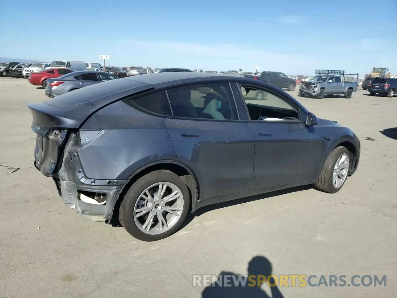 3 Photograph of a damaged car 7SAYGDEE9RA215563 TESLA MODEL Y 2024