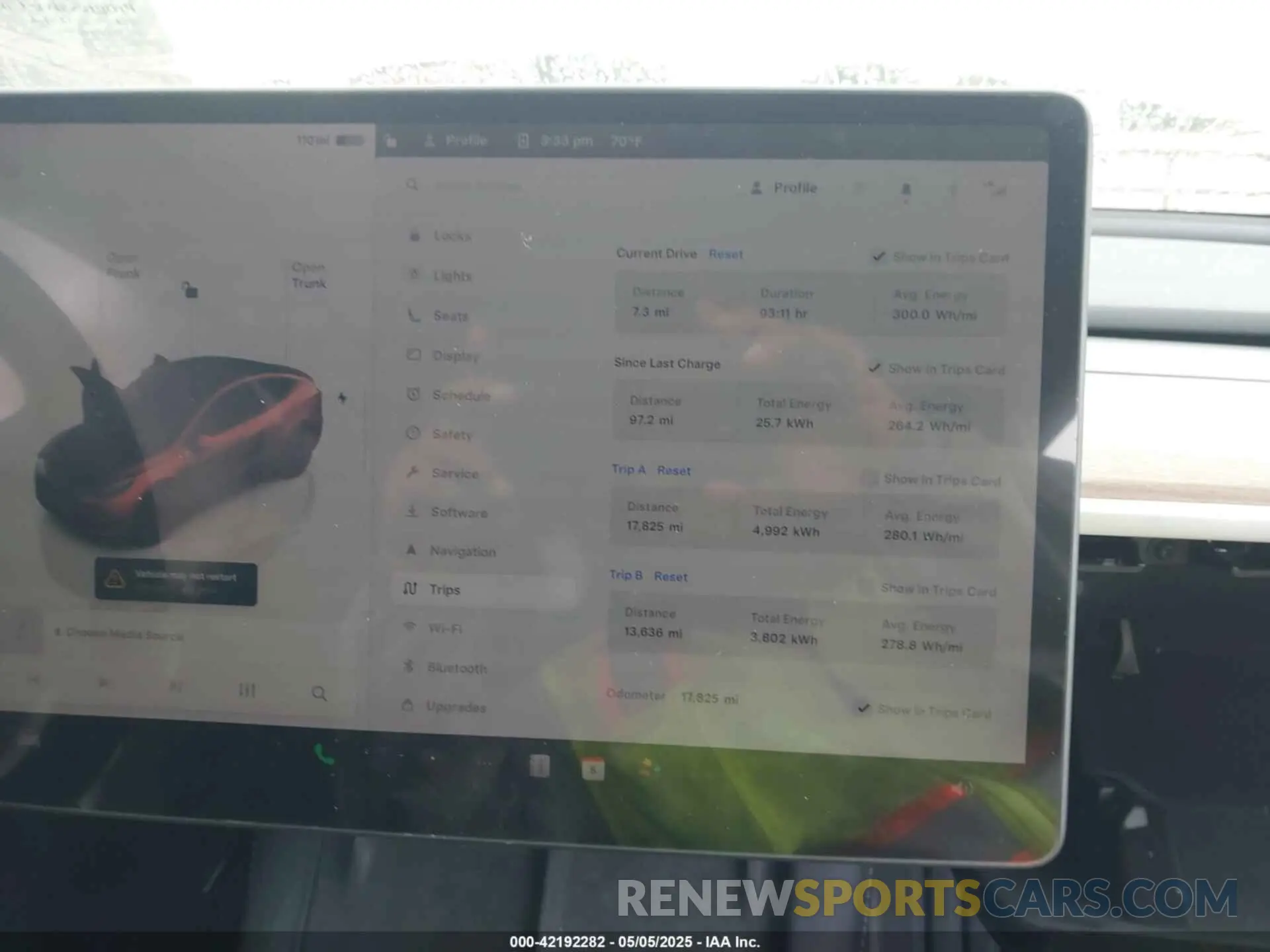 7 Photograph of a damaged car 7SAYGDEE9RA221573 TESLA MODEL Y 2024