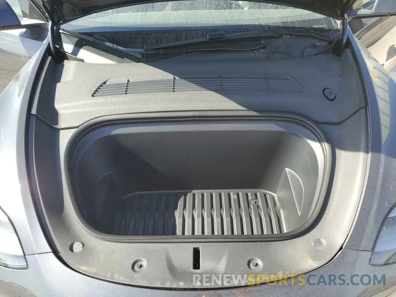 12 Photograph of a damaged car 7SAYGDEE9RA222416 TESLA MODEL Y 2024