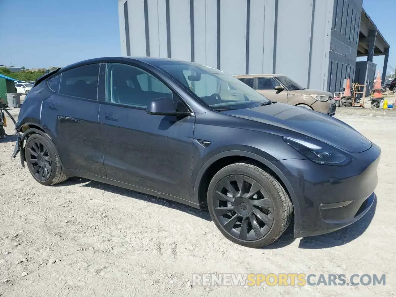 4 Photograph of a damaged car 7SAYGDEE9RA222416 TESLA MODEL Y 2024