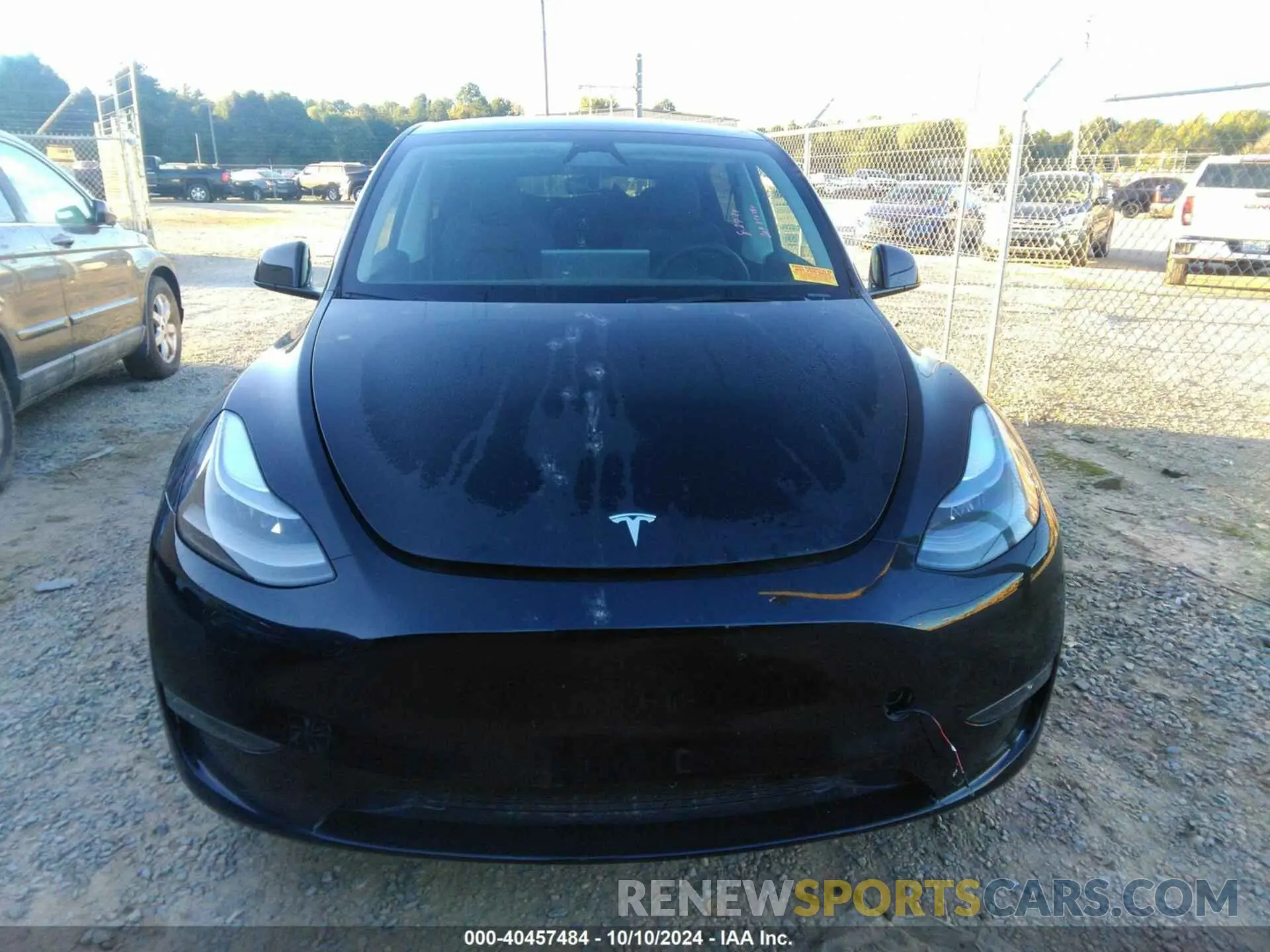 12 Photograph of a damaged car 7SAYGDEE9RA240138 TESLA MODEL Y 2024