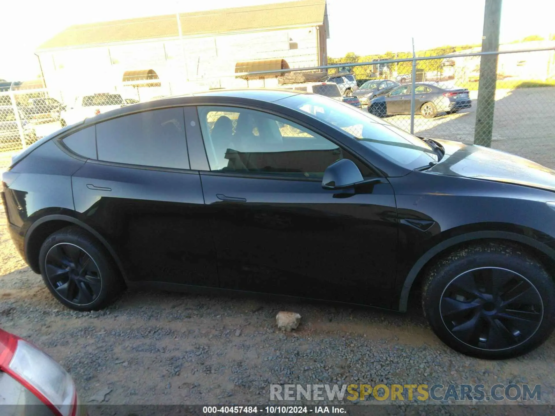 13 Photograph of a damaged car 7SAYGDEE9RA240138 TESLA MODEL Y 2024