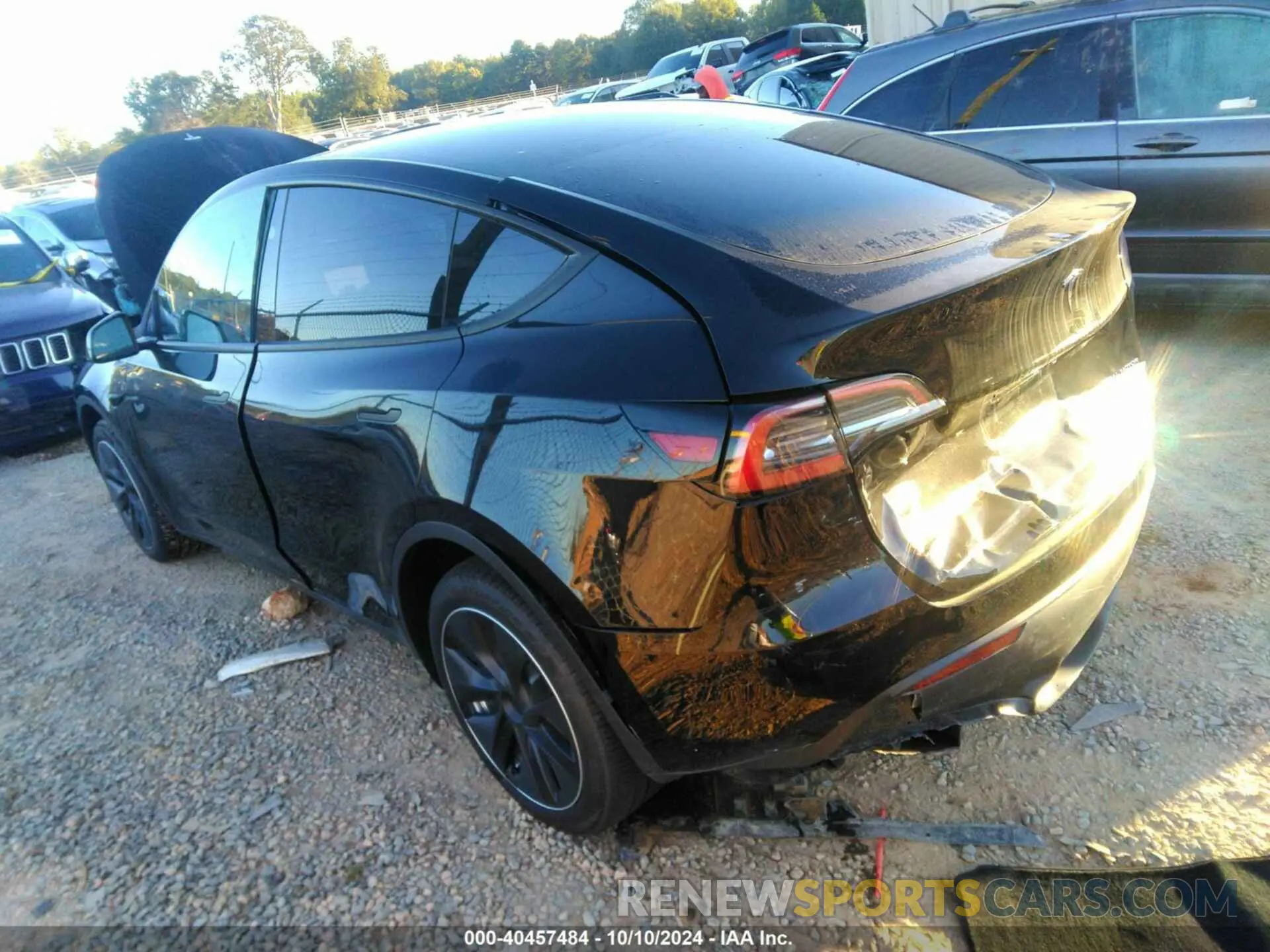 3 Photograph of a damaged car 7SAYGDEE9RA240138 TESLA MODEL Y 2024