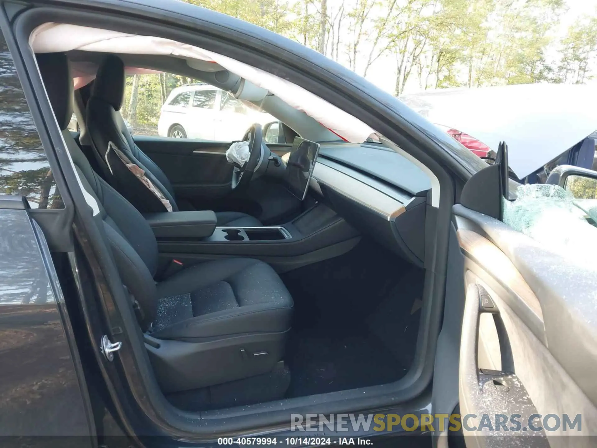 5 Photograph of a damaged car 7SAYGDEE9RA243556 TESLA MODEL Y 2024