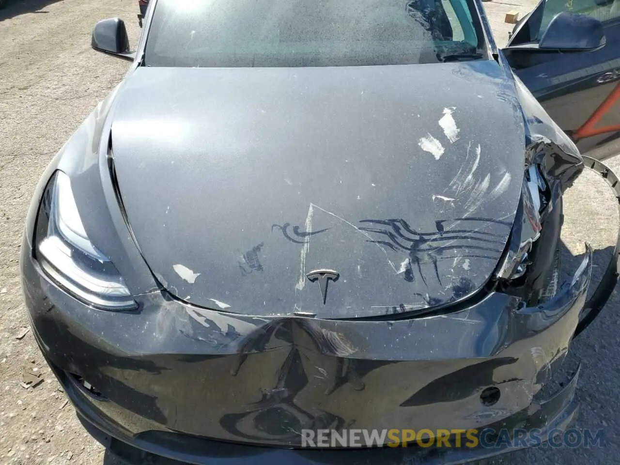 11 Photograph of a damaged car 7SAYGDEE9RA255805 TESLA MODEL Y 2024