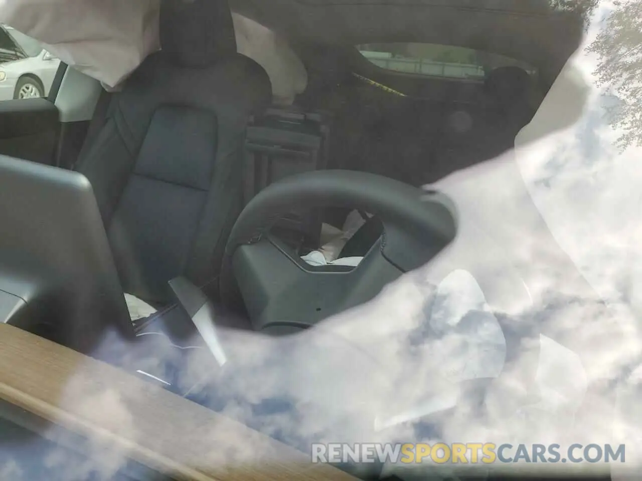 10 Photograph of a damaged car 7SAYGDEE9RA257439 TESLA MODEL Y 2024