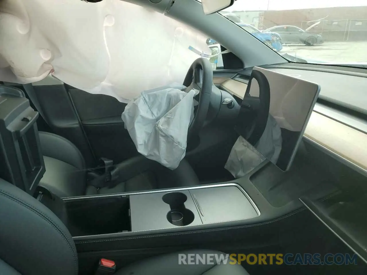 9 Photograph of a damaged car 7SAYGDEE9RA257439 TESLA MODEL Y 2024