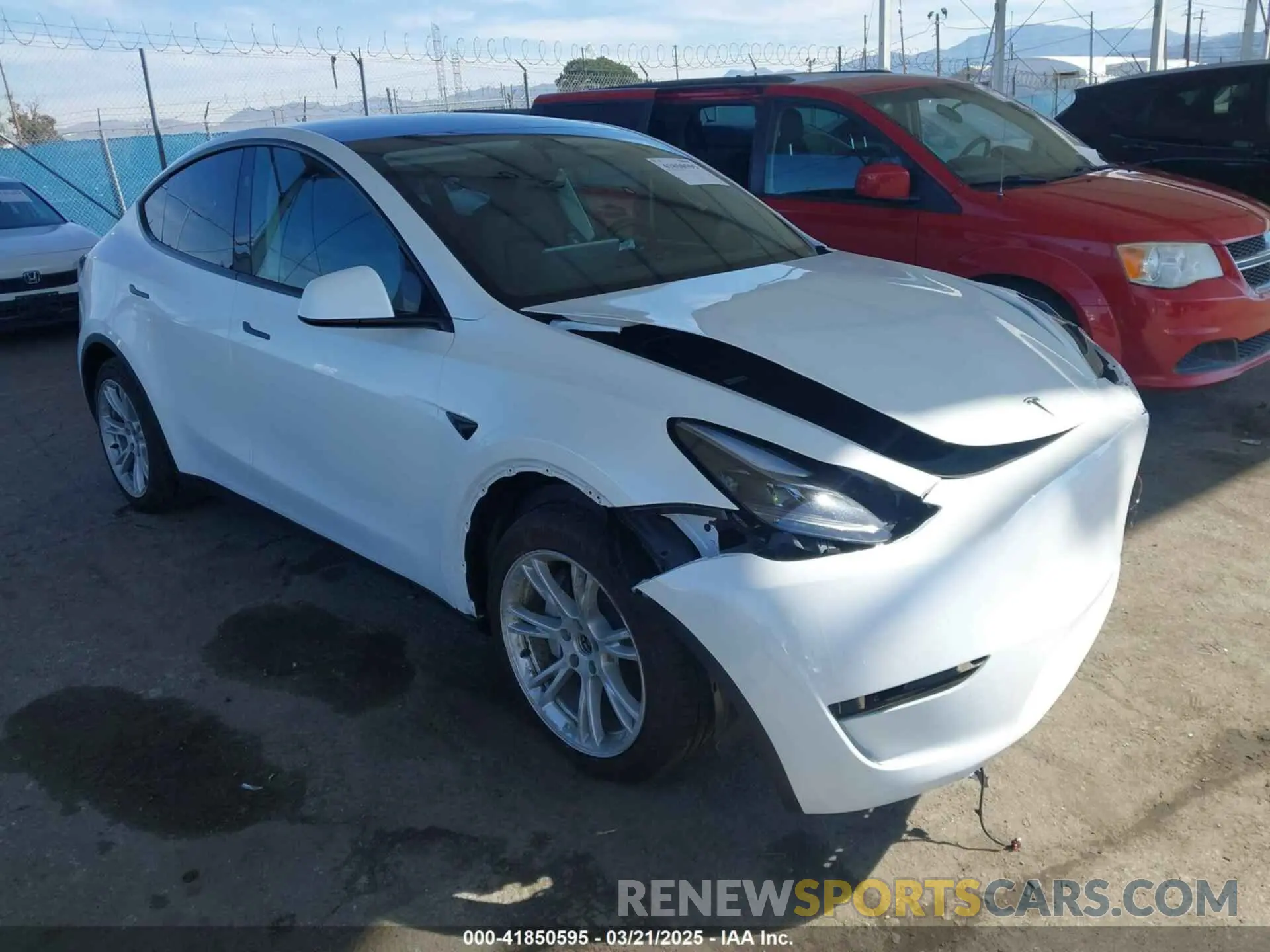 1 Photograph of a damaged car 7SAYGDEE9RA259630 TESLA MODEL Y 2024