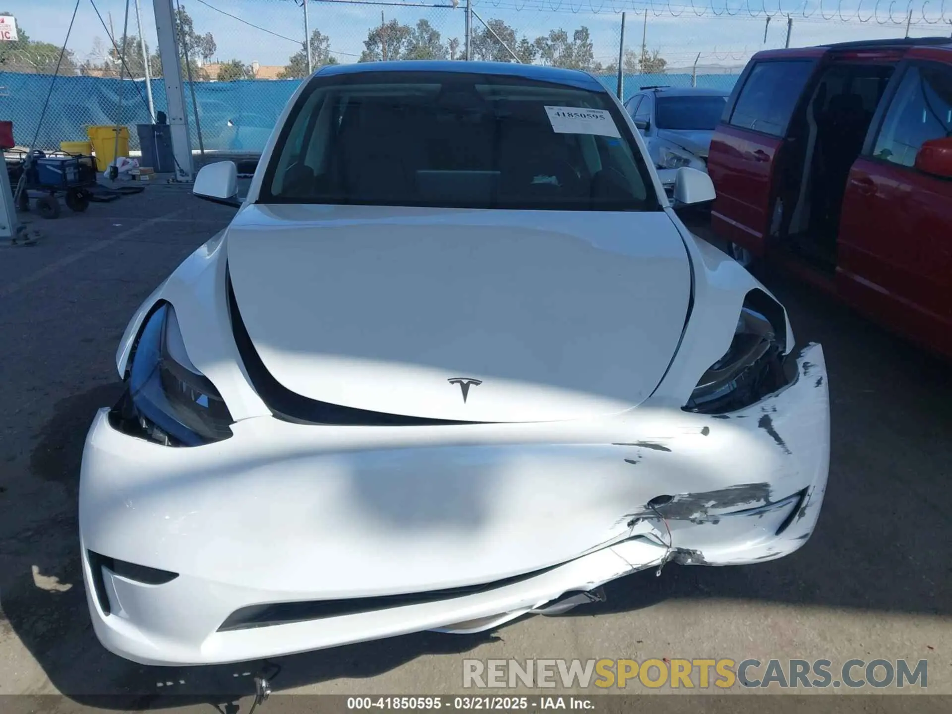 12 Photograph of a damaged car 7SAYGDEE9RA259630 TESLA MODEL Y 2024