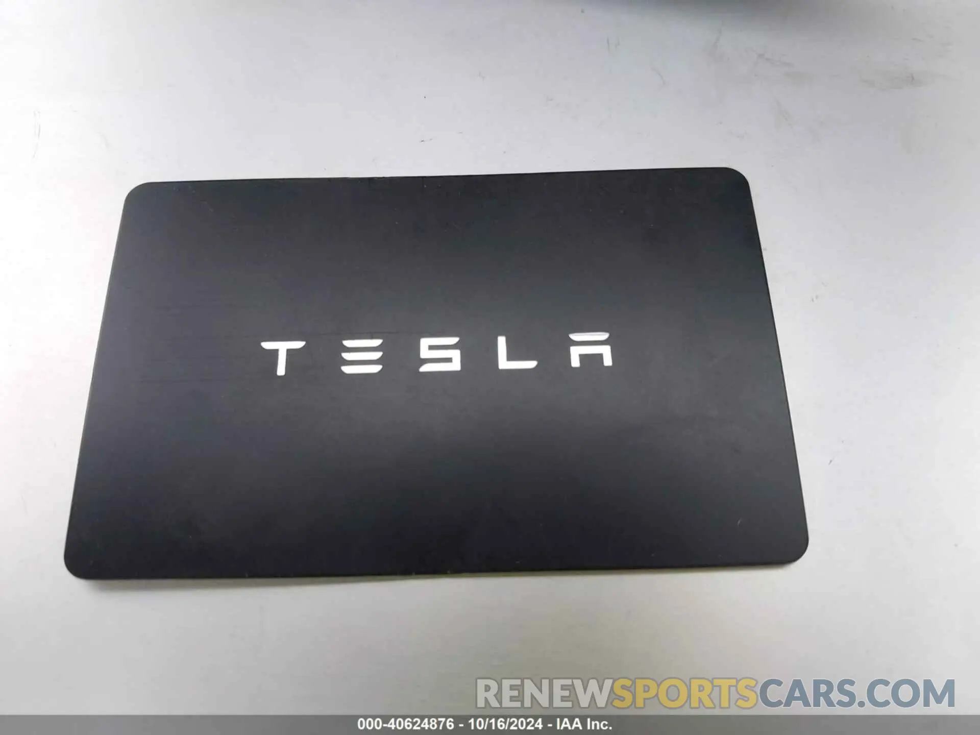 11 Photograph of a damaged car 7SAYGDEE9RA260003 TESLA MODEL Y 2024