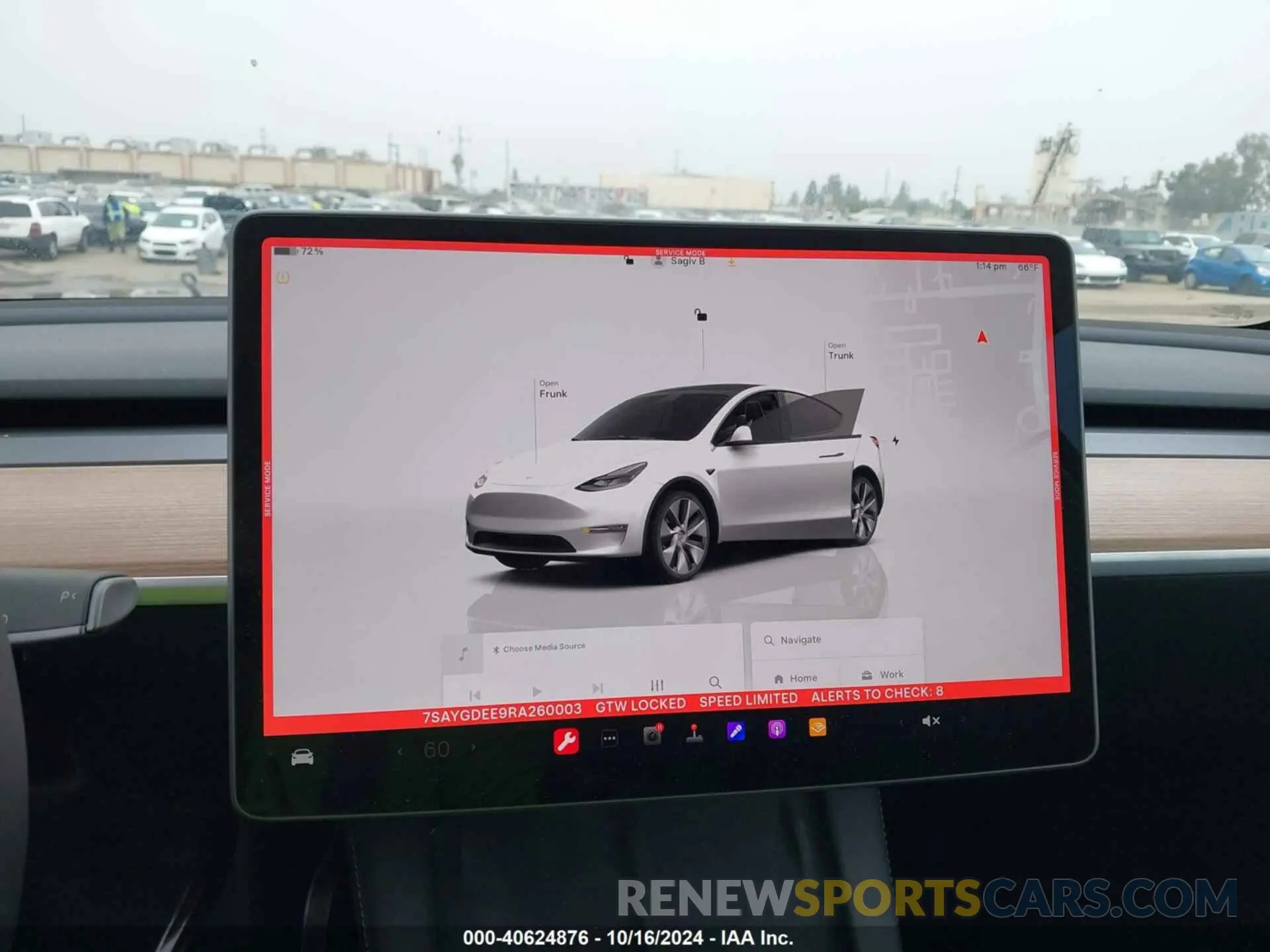 18 Photograph of a damaged car 7SAYGDEE9RA260003 TESLA MODEL Y 2024