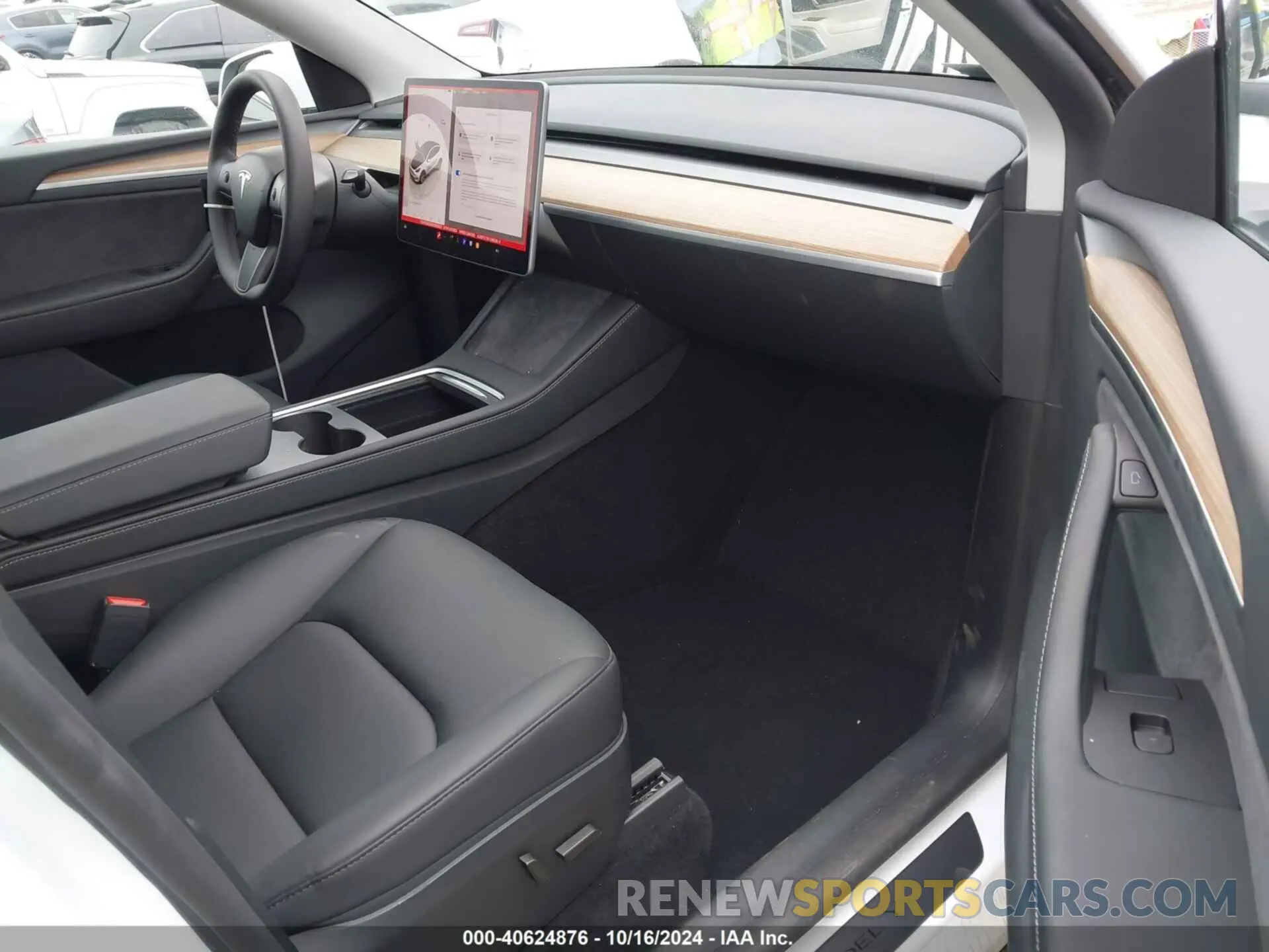 5 Photograph of a damaged car 7SAYGDEE9RA260003 TESLA MODEL Y 2024
