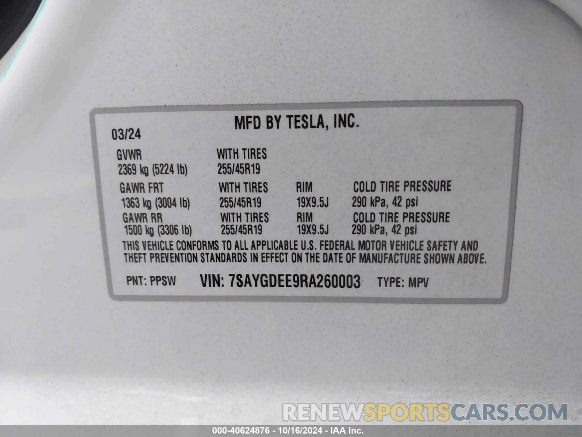 9 Photograph of a damaged car 7SAYGDEE9RA260003 TESLA MODEL Y 2024