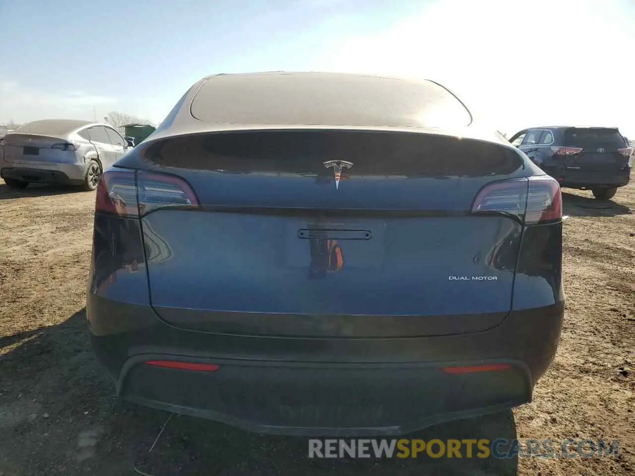 6 Photograph of a damaged car 7SAYGDEE9RA278050 TESLA MODEL Y 2024