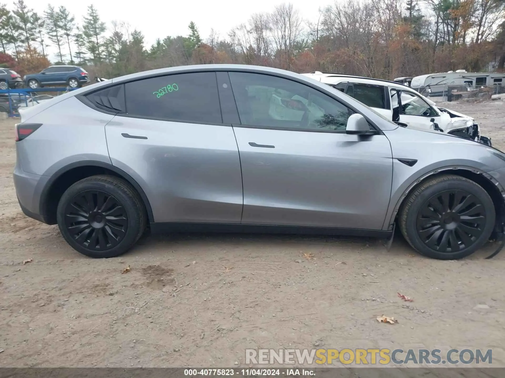 14 Photograph of a damaged car 7SAYGDEE9RA287962 TESLA MODEL Y 2024