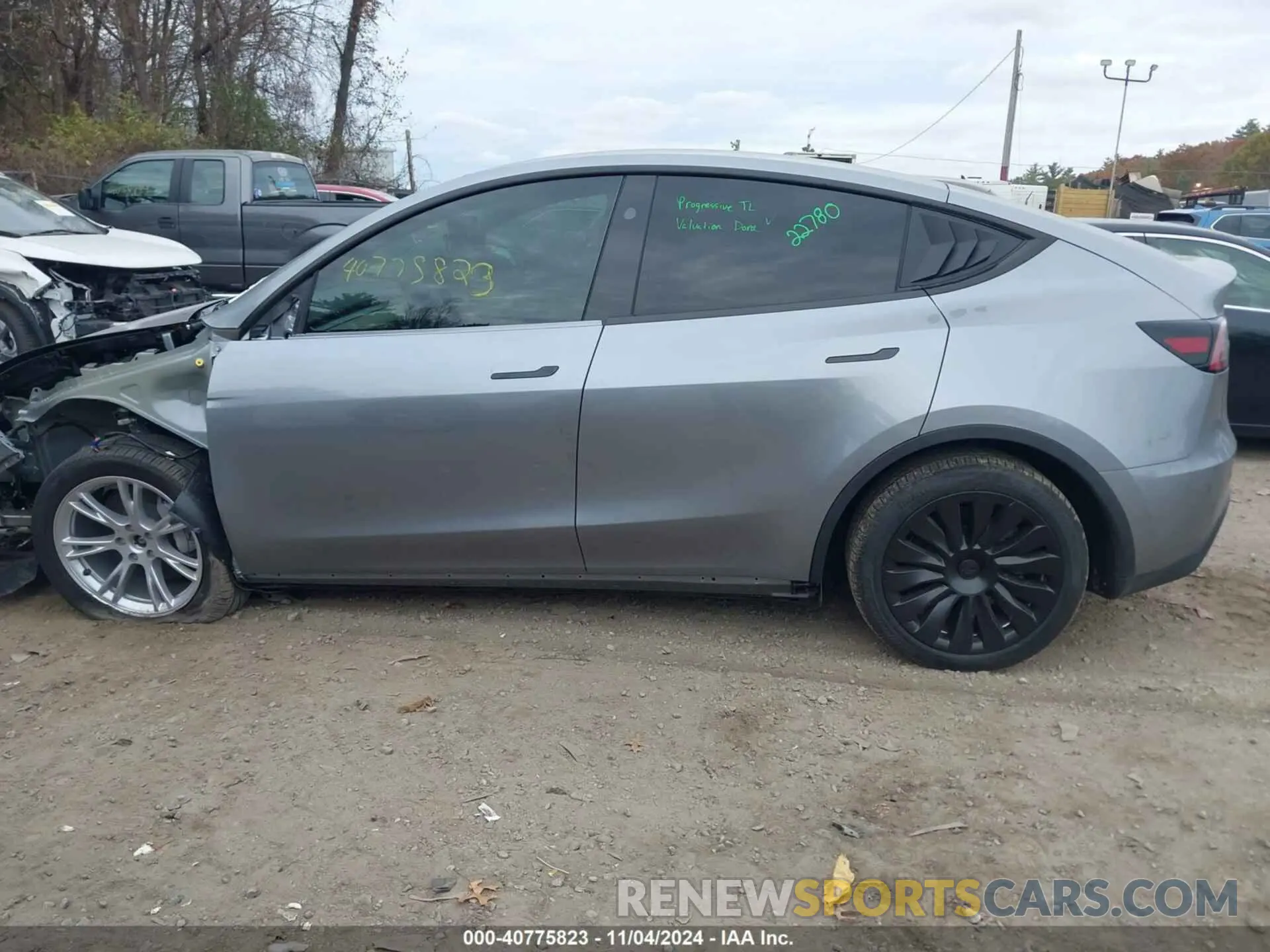 15 Photograph of a damaged car 7SAYGDEE9RA287962 TESLA MODEL Y 2024