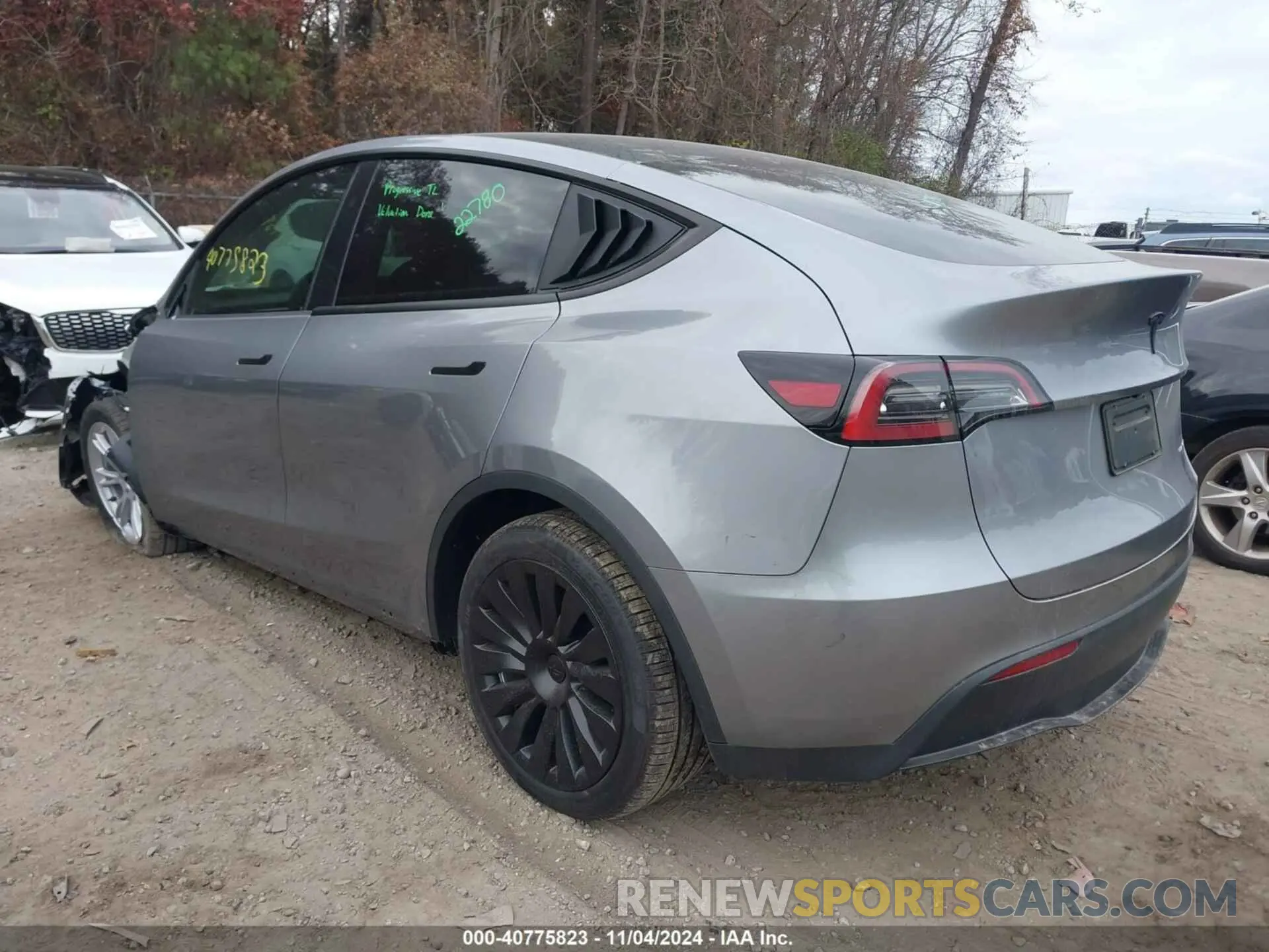 3 Photograph of a damaged car 7SAYGDEE9RA287962 TESLA MODEL Y 2024