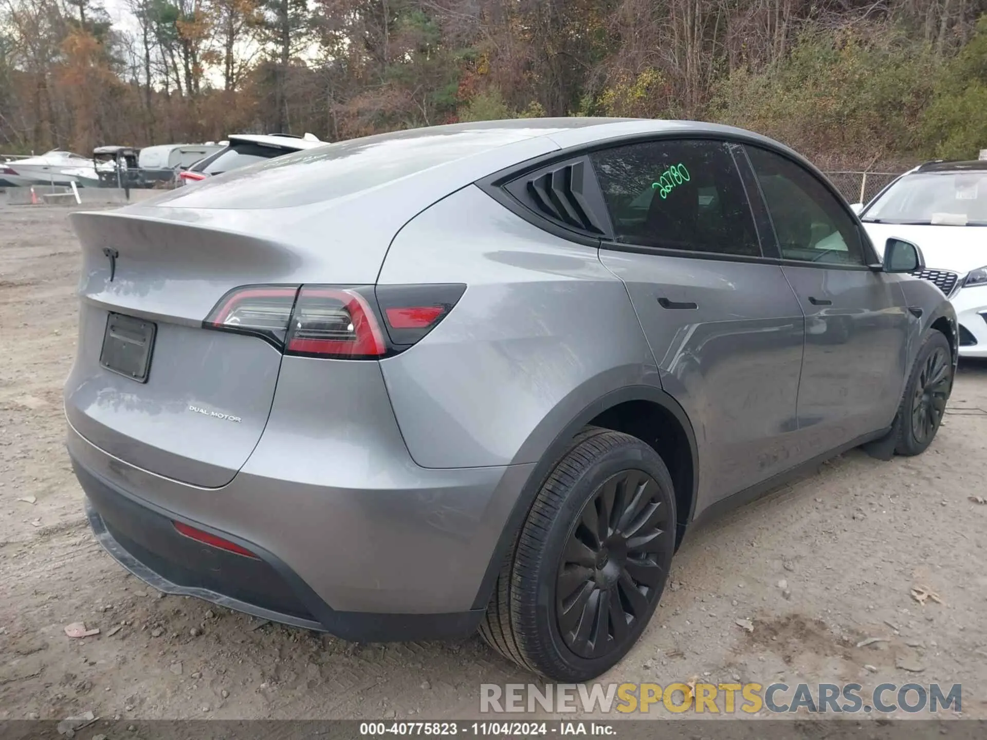 4 Photograph of a damaged car 7SAYGDEE9RA287962 TESLA MODEL Y 2024