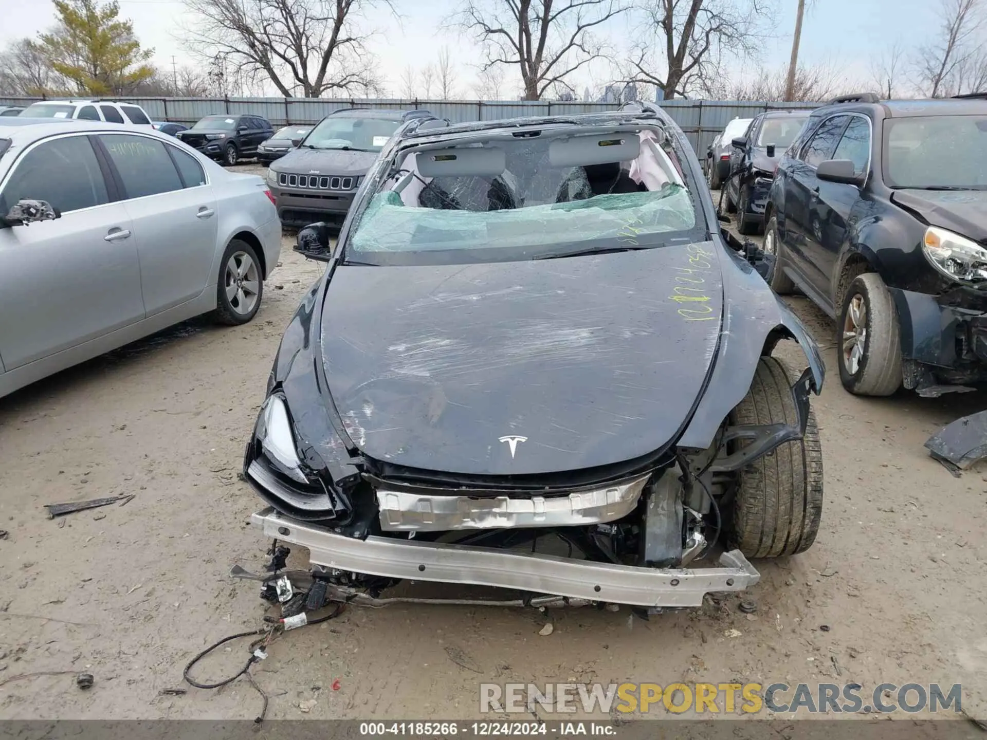 6 Photograph of a damaged car 7SAYGDEE9RA288125 TESLA MODEL Y 2024