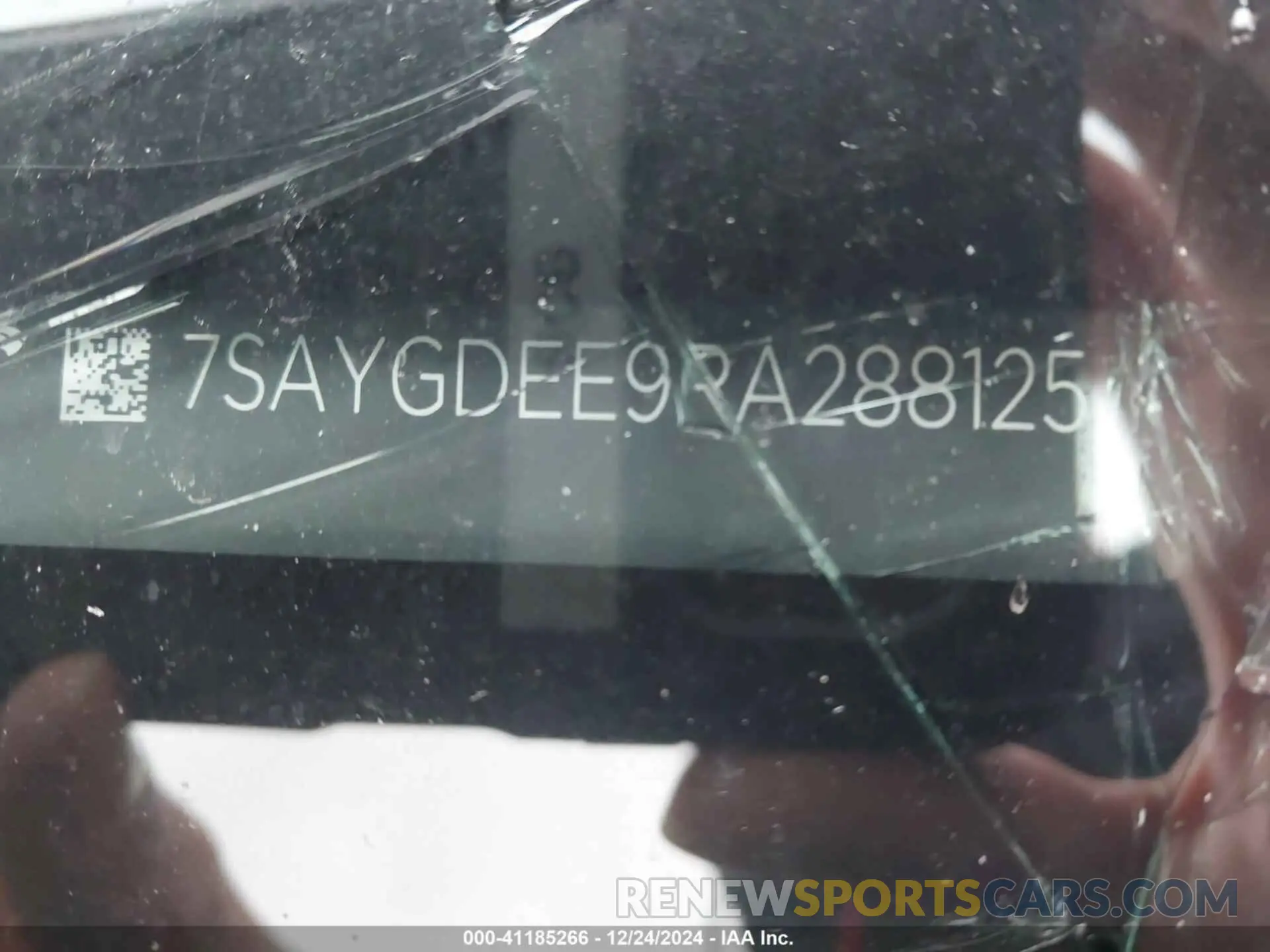 9 Photograph of a damaged car 7SAYGDEE9RA288125 TESLA MODEL Y 2024