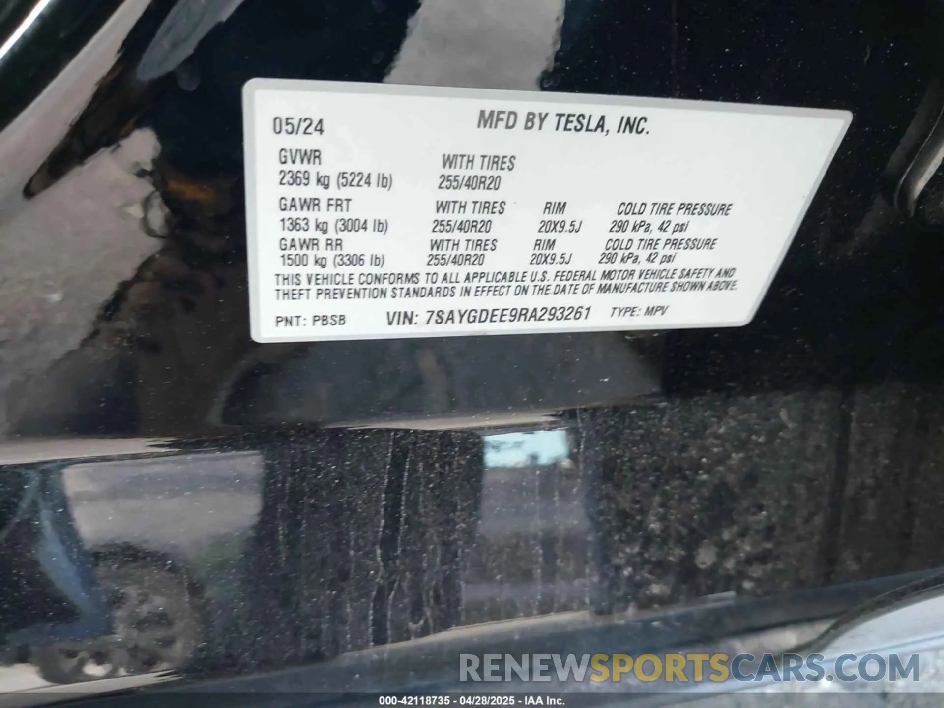 9 Photograph of a damaged car 7SAYGDEE9RA293261 TESLA MODEL Y 2024