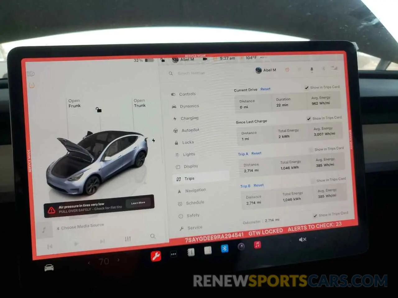 9 Photograph of a damaged car 7SAYGDEE9RA294541 TESLA MODEL Y 2024