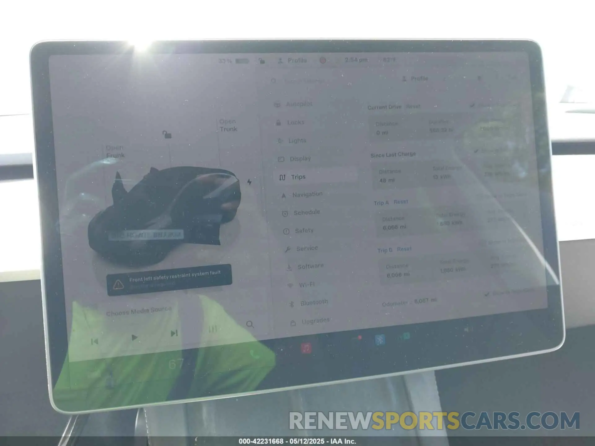 17 Photograph of a damaged car 7SAYGDEE9RA306574 TESLA MODEL Y 2024