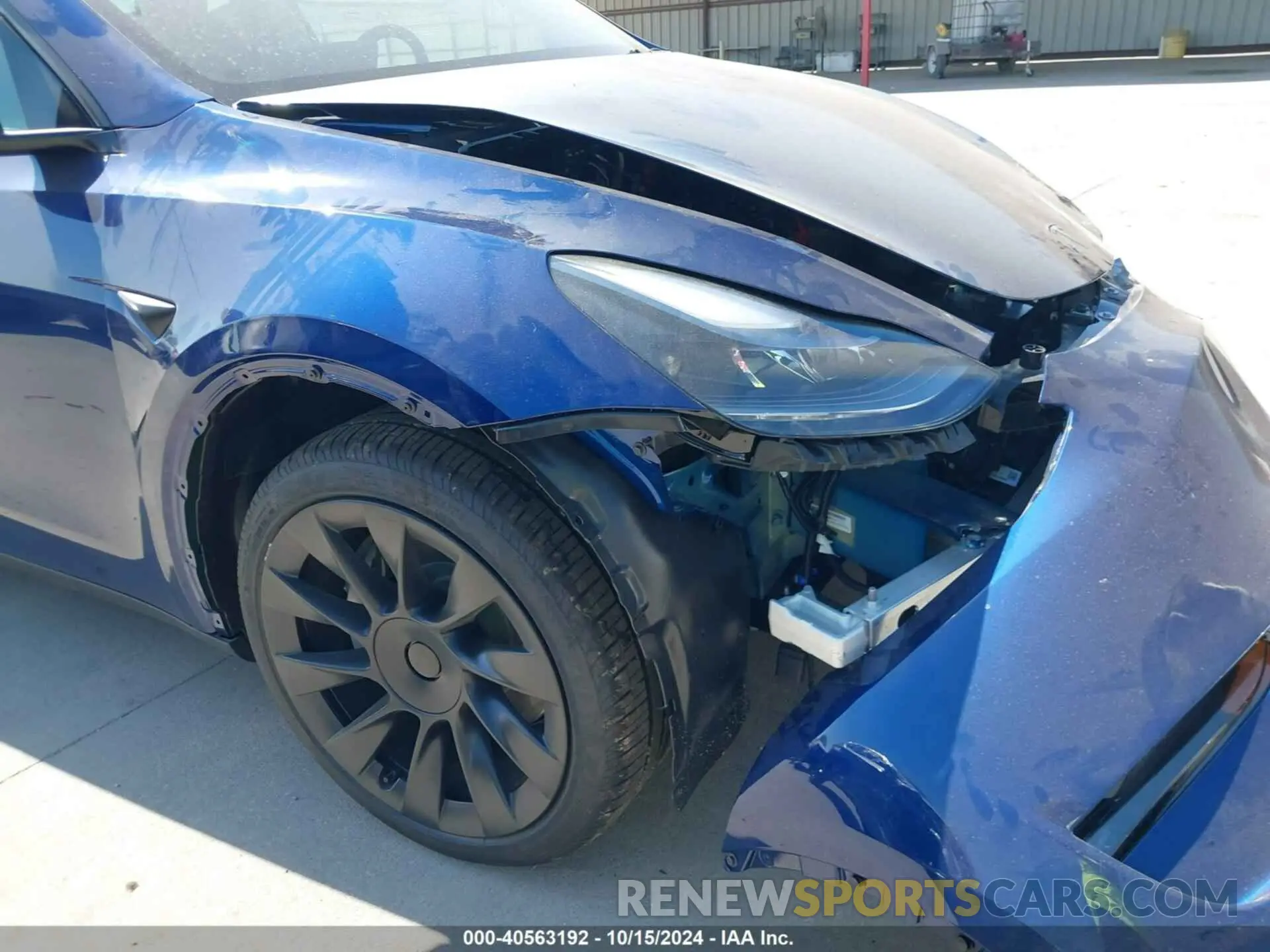 19 Photograph of a damaged car 7SAYGDEE9RA318773 TESLA MODEL Y 2024
