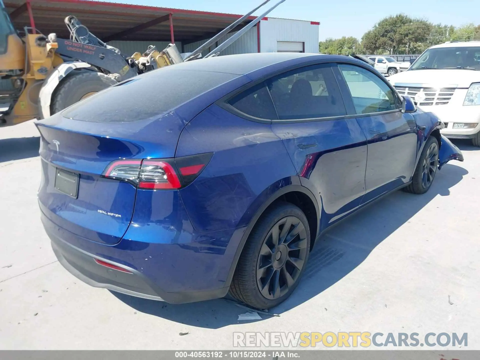 4 Photograph of a damaged car 7SAYGDEE9RA318773 TESLA MODEL Y 2024