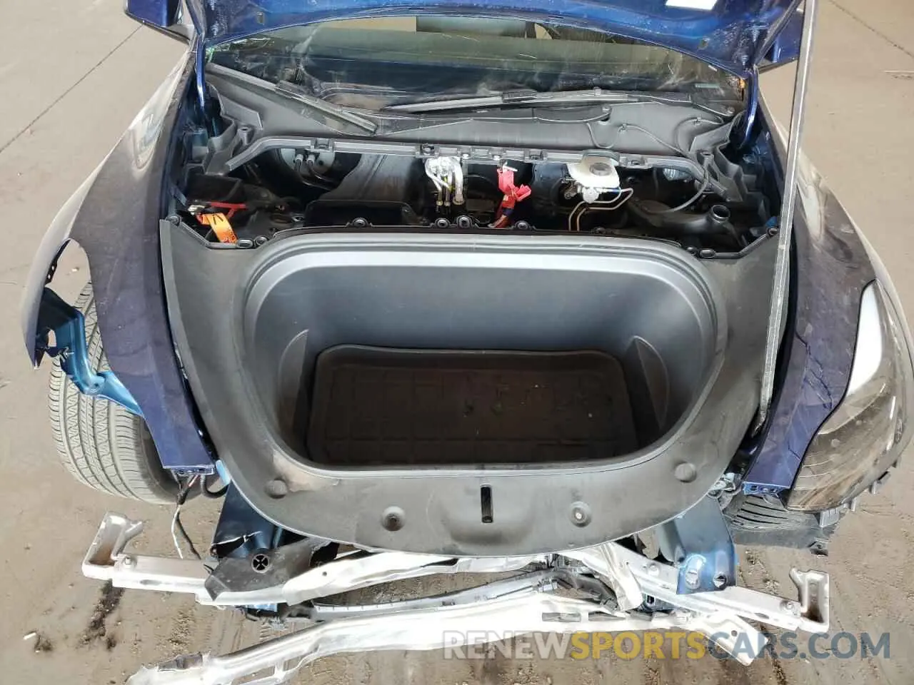 11 Photograph of a damaged car 7SAYGDEE9RA320636 TESLA MODEL Y 2024